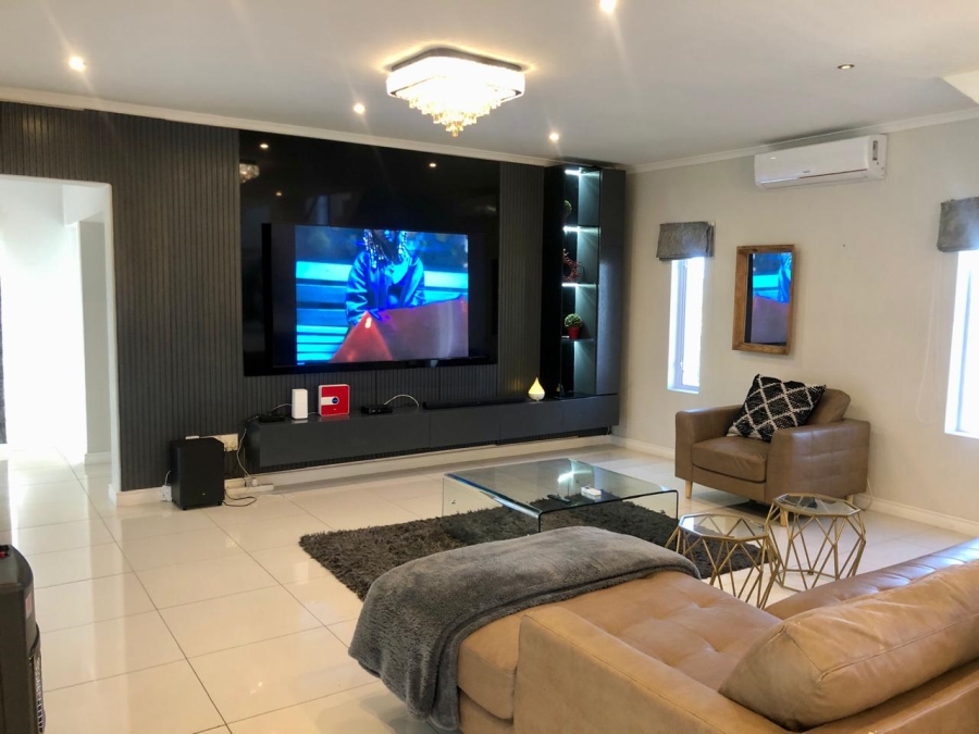 4 Bedroom Property for Sale in Parklands North Western Cape